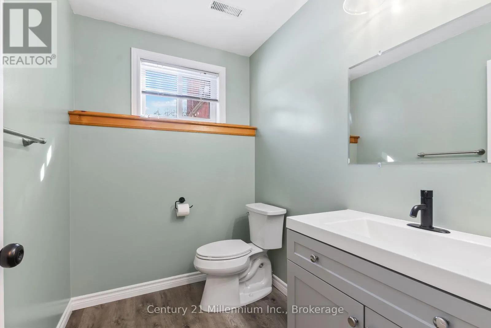 33 BIRCHWOOD COURT