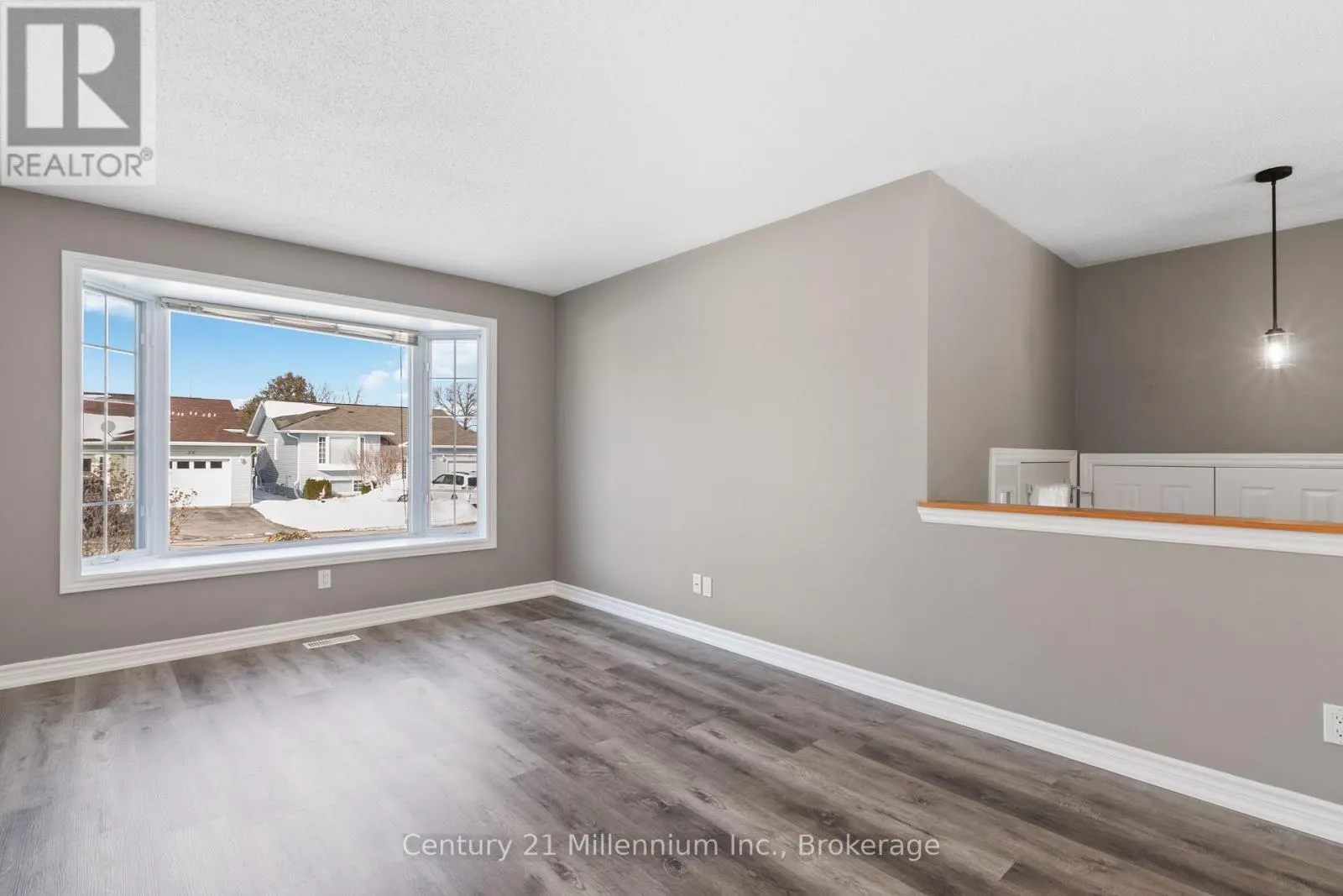 33 BIRCHWOOD COURT
