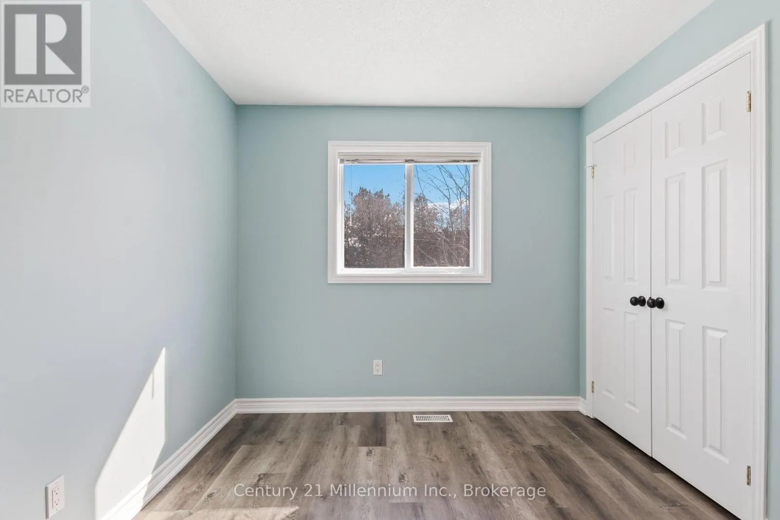 33 BIRCHWOOD COURT