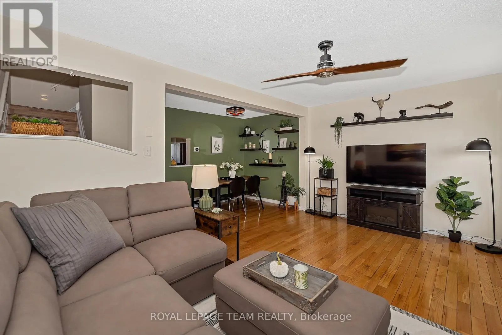1844 STONEHENGE CRESCENT
