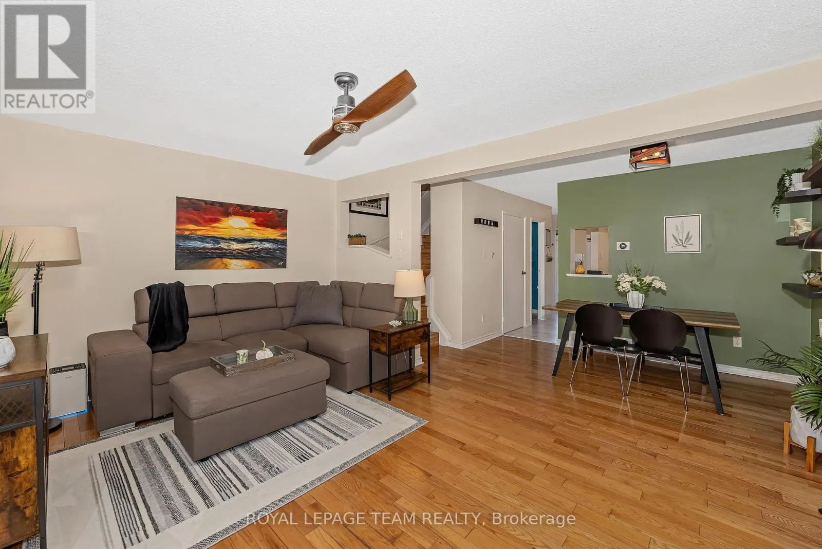 1844 STONEHENGE CRESCENT