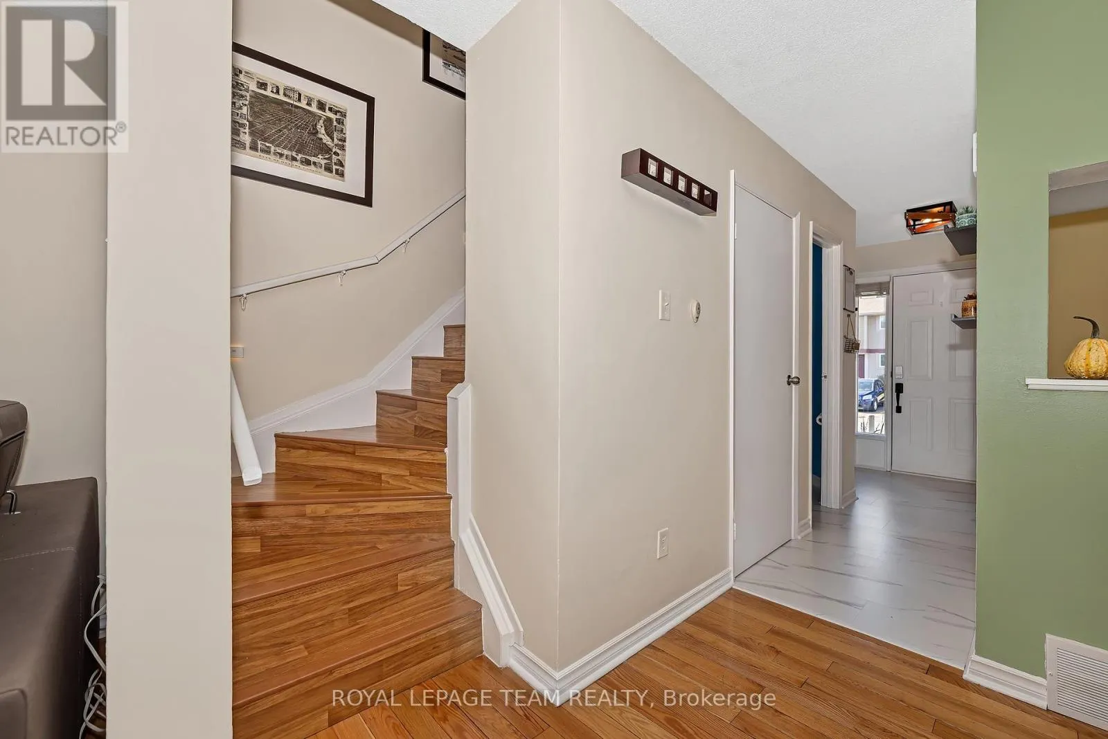 1844 STONEHENGE CRESCENT