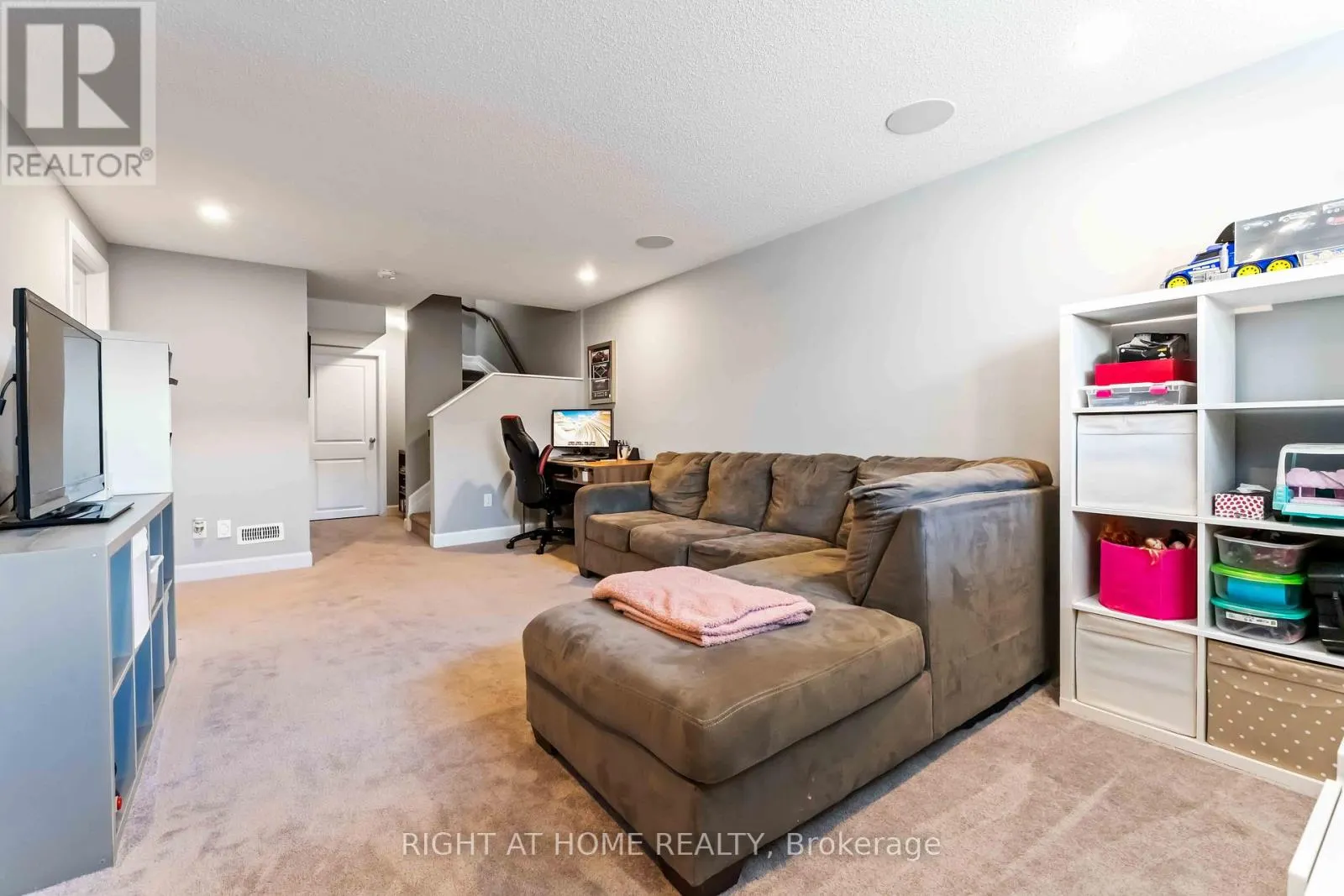 177 BANDELIER WAY