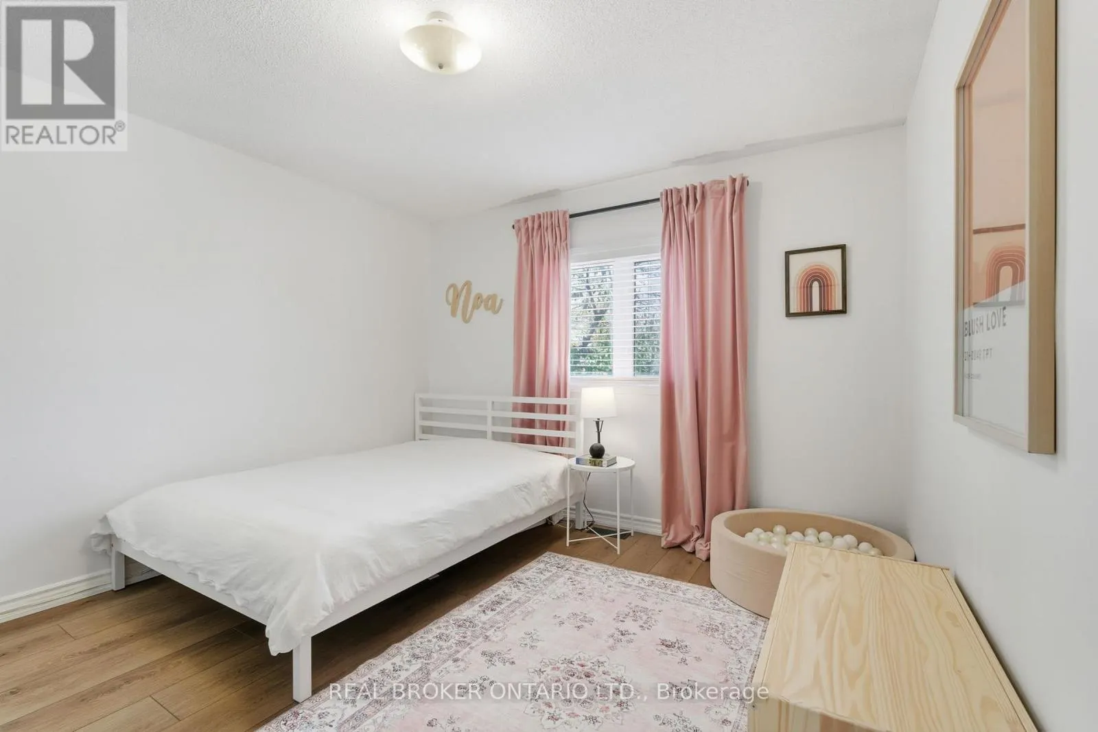 28 BROOKHEATH LANE