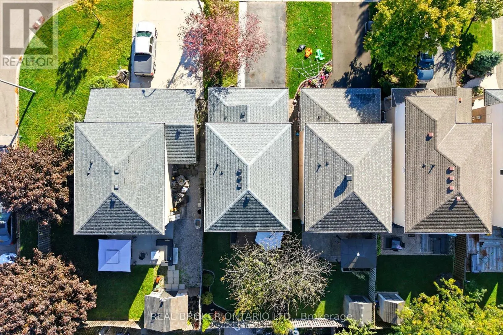 28 BROOKHEATH LANE