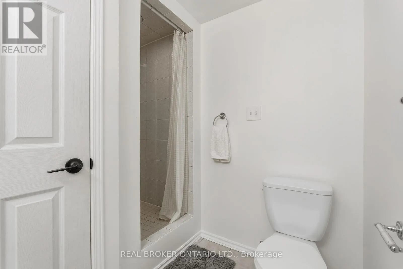 28 BROOKHEATH LANE