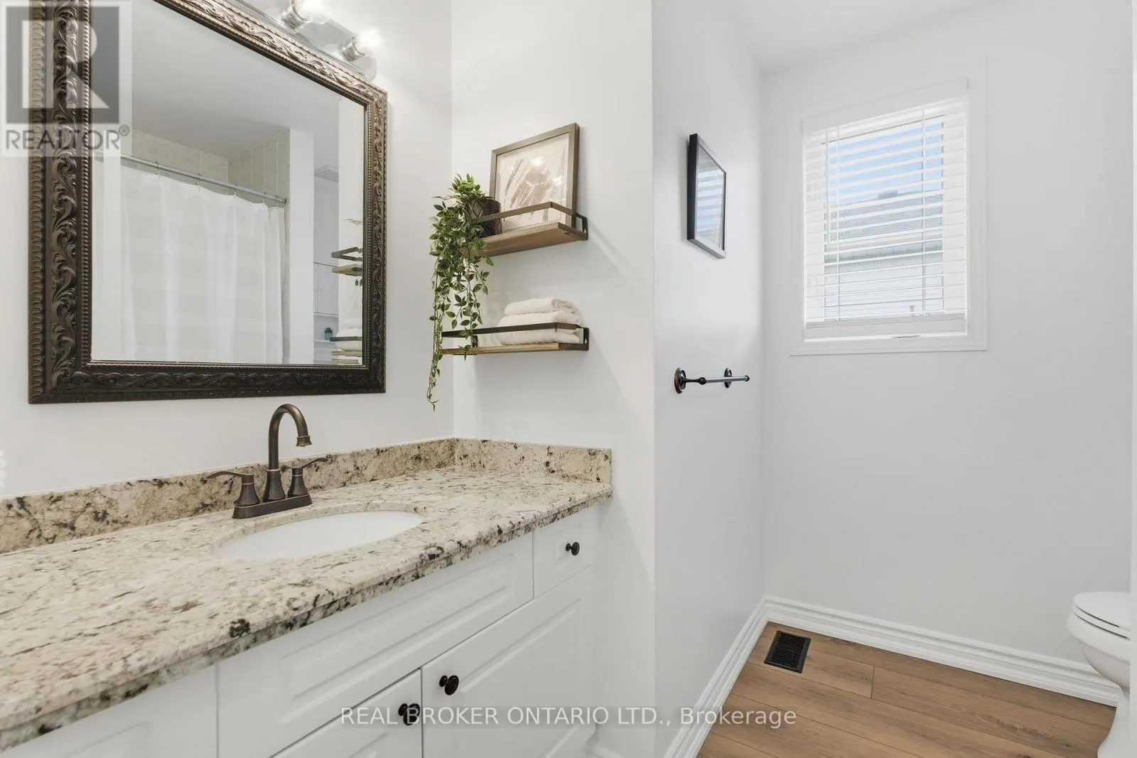 28 BROOKHEATH LANE