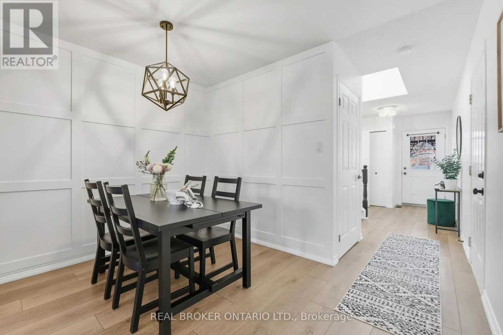 28 BROOKHEATH LANE