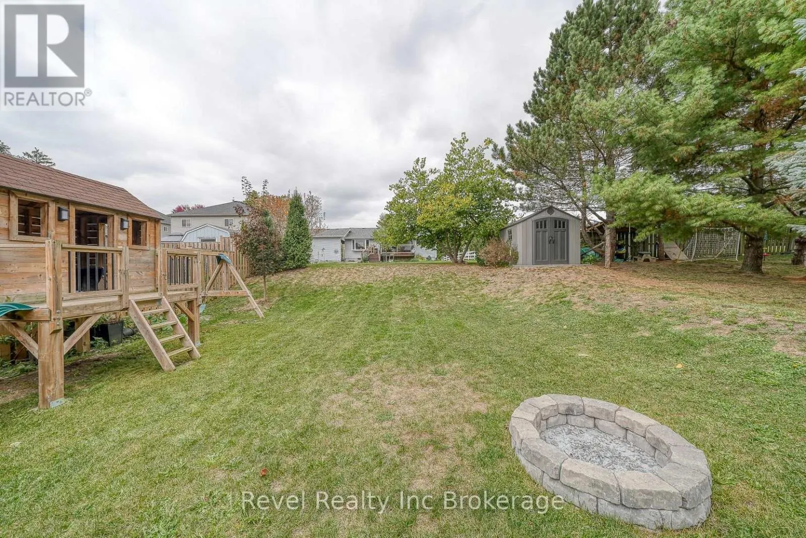 2 BROOKFIELD COURT