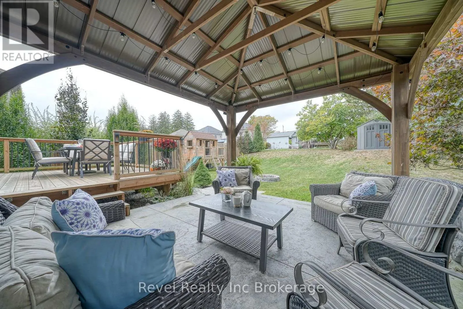 2 BROOKFIELD COURT