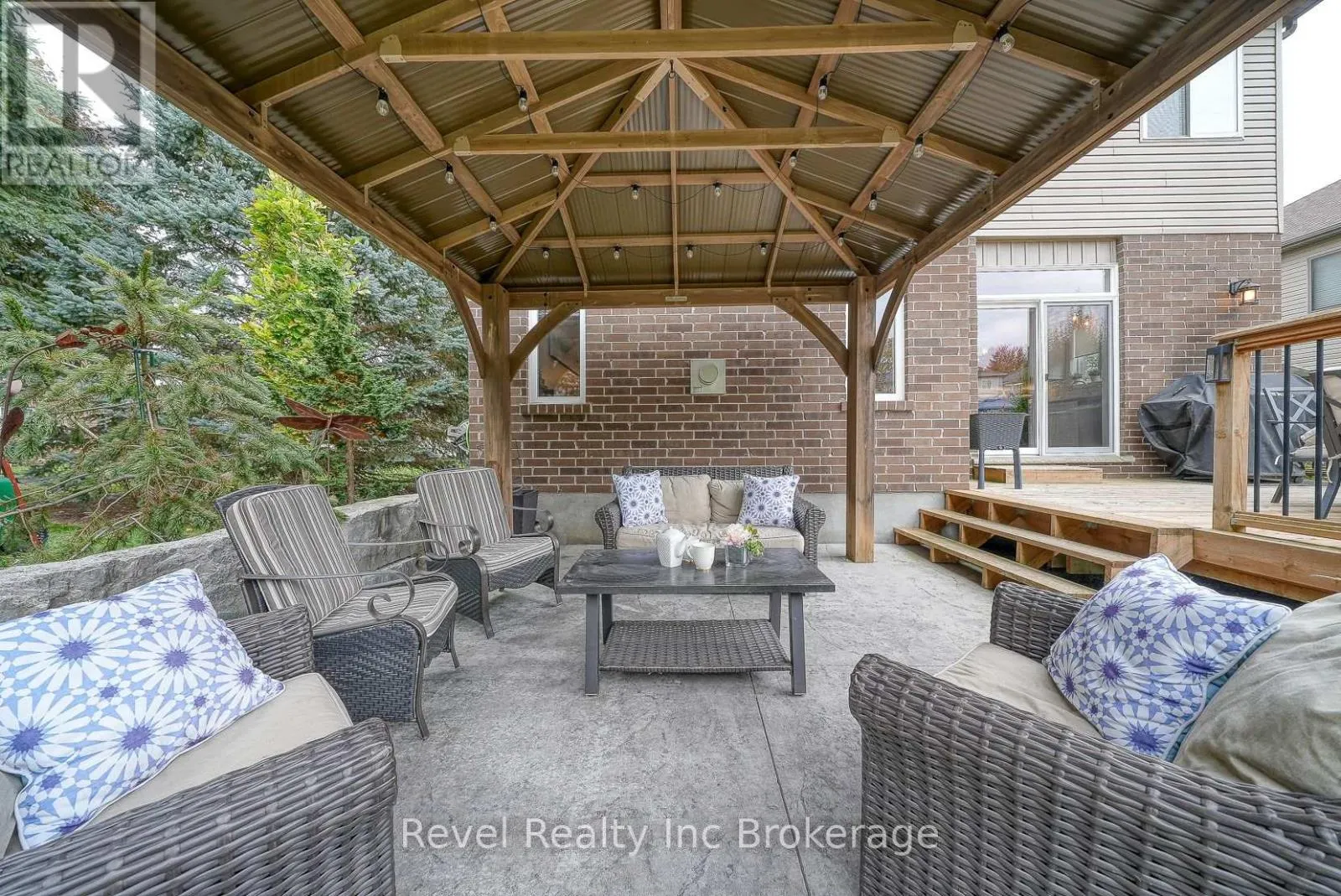 2 BROOKFIELD COURT