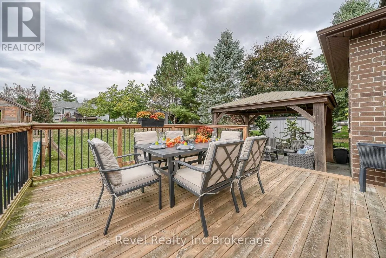 2 BROOKFIELD COURT