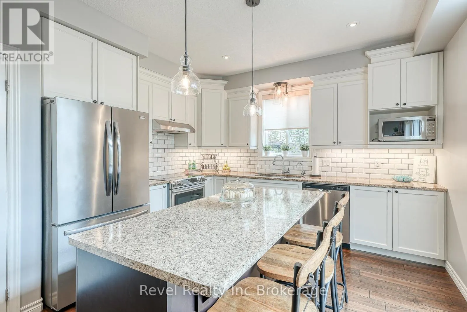 2 BROOKFIELD COURT