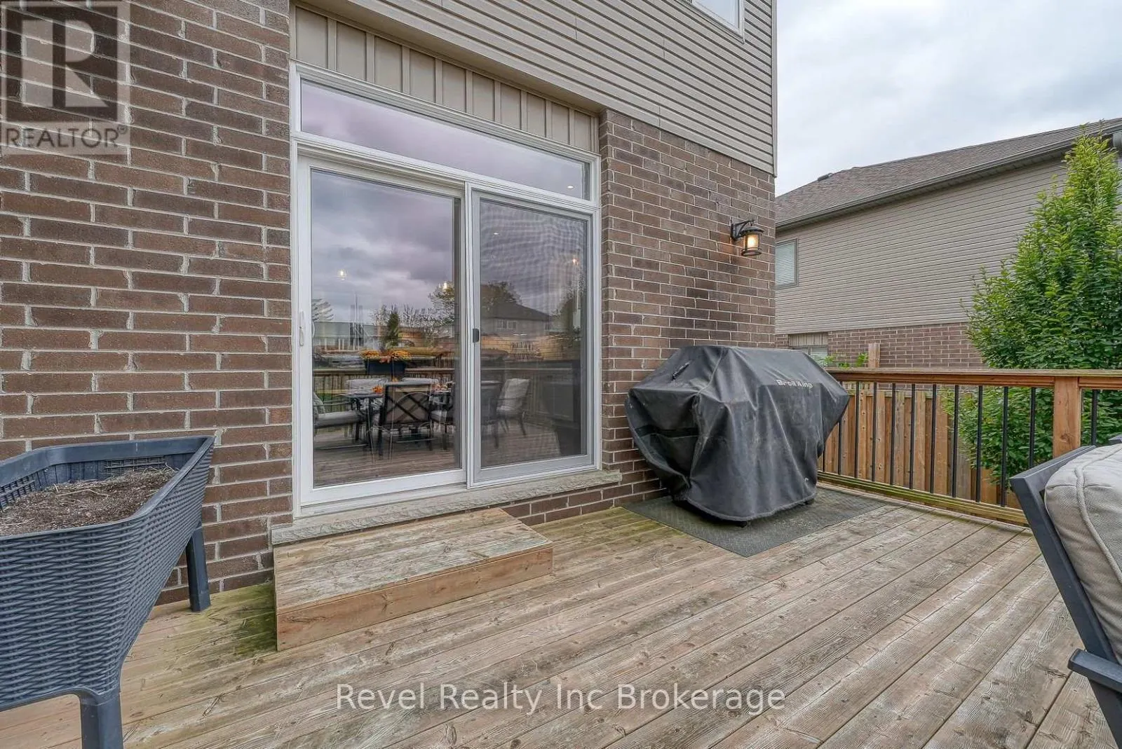 2 BROOKFIELD COURT