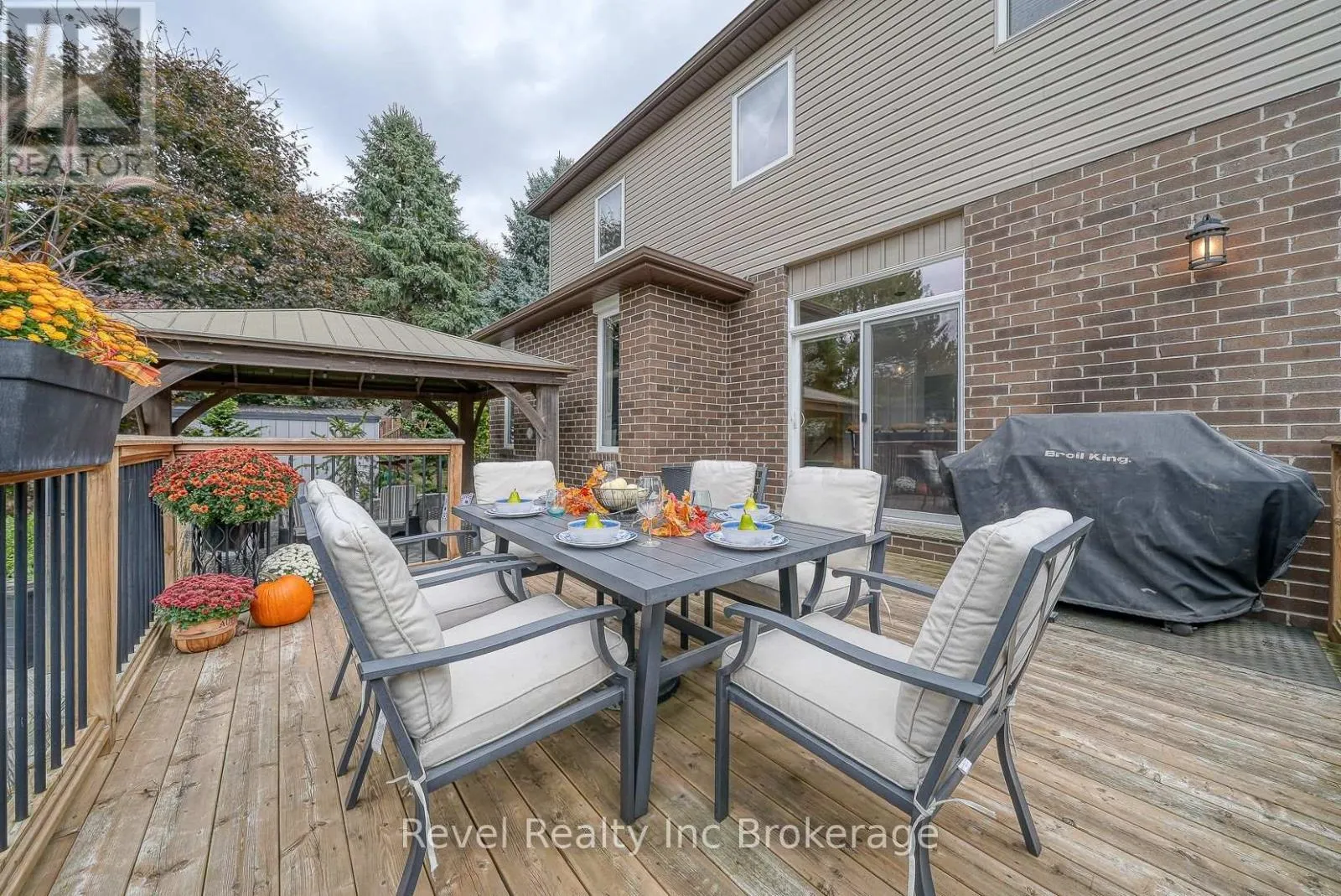 2 BROOKFIELD COURT