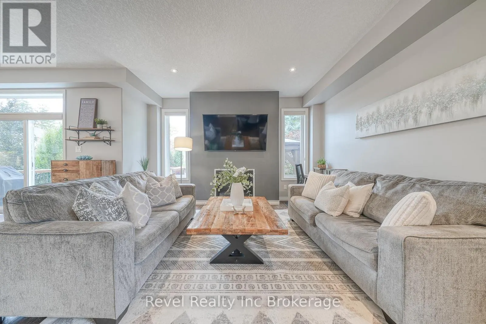 2 BROOKFIELD COURT