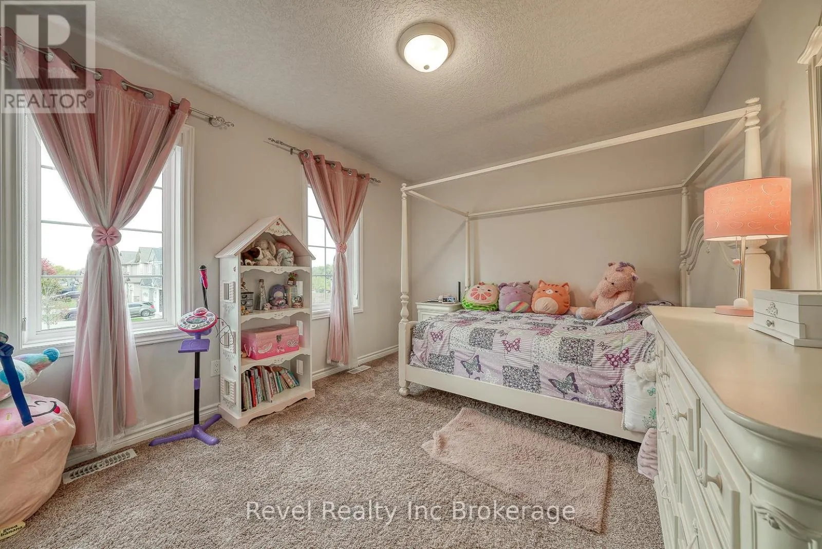 2 BROOKFIELD COURT