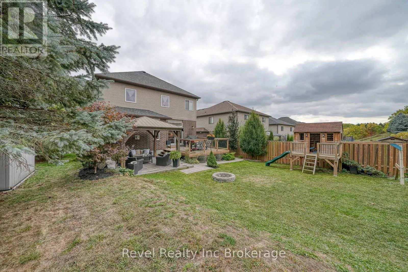 2 BROOKFIELD COURT