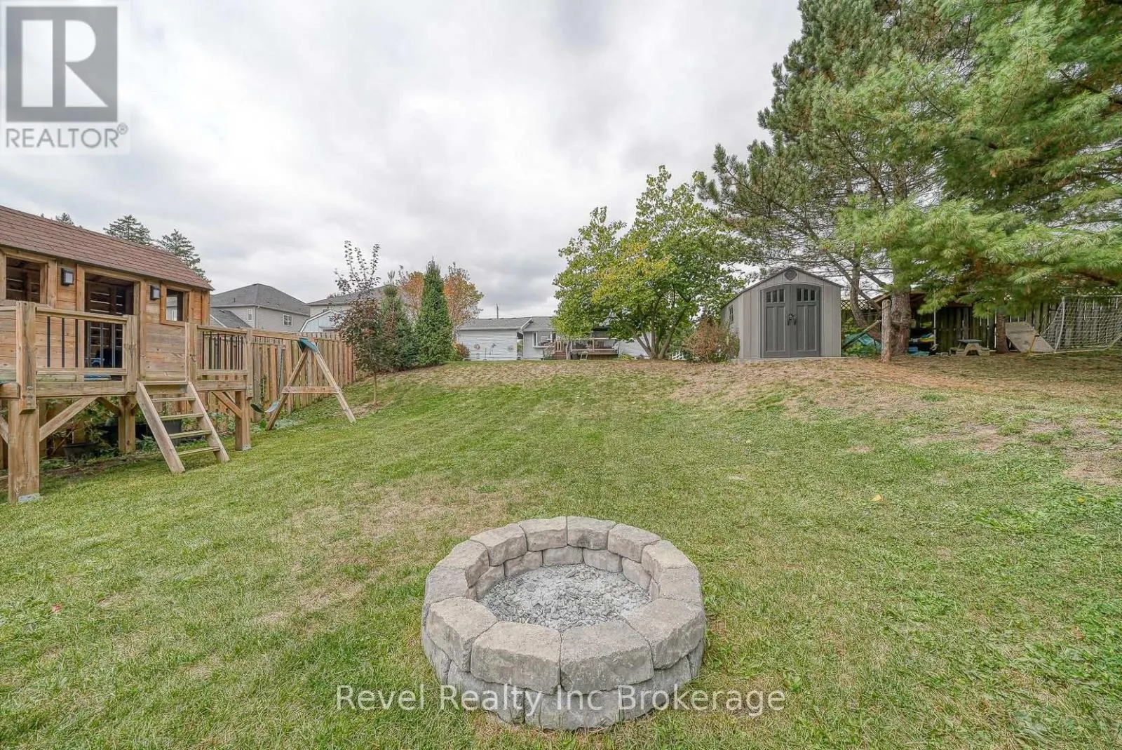 2 BROOKFIELD COURT