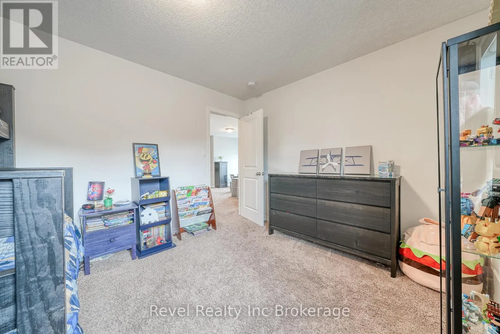 2 BROOKFIELD COURT