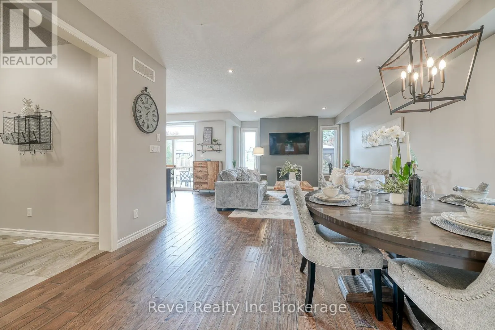 2 BROOKFIELD COURT