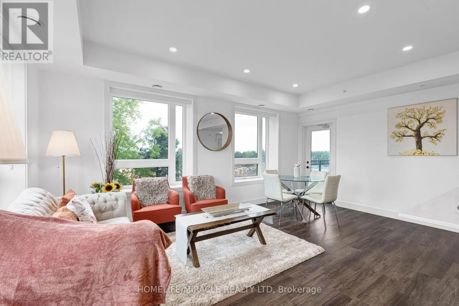 402 - 26 LOWES ROAD W