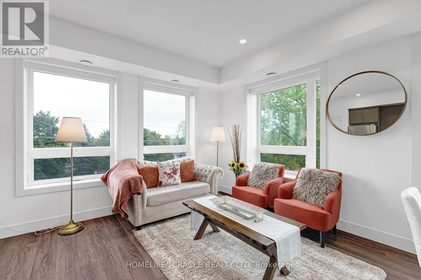 402 - 26 LOWES ROAD W