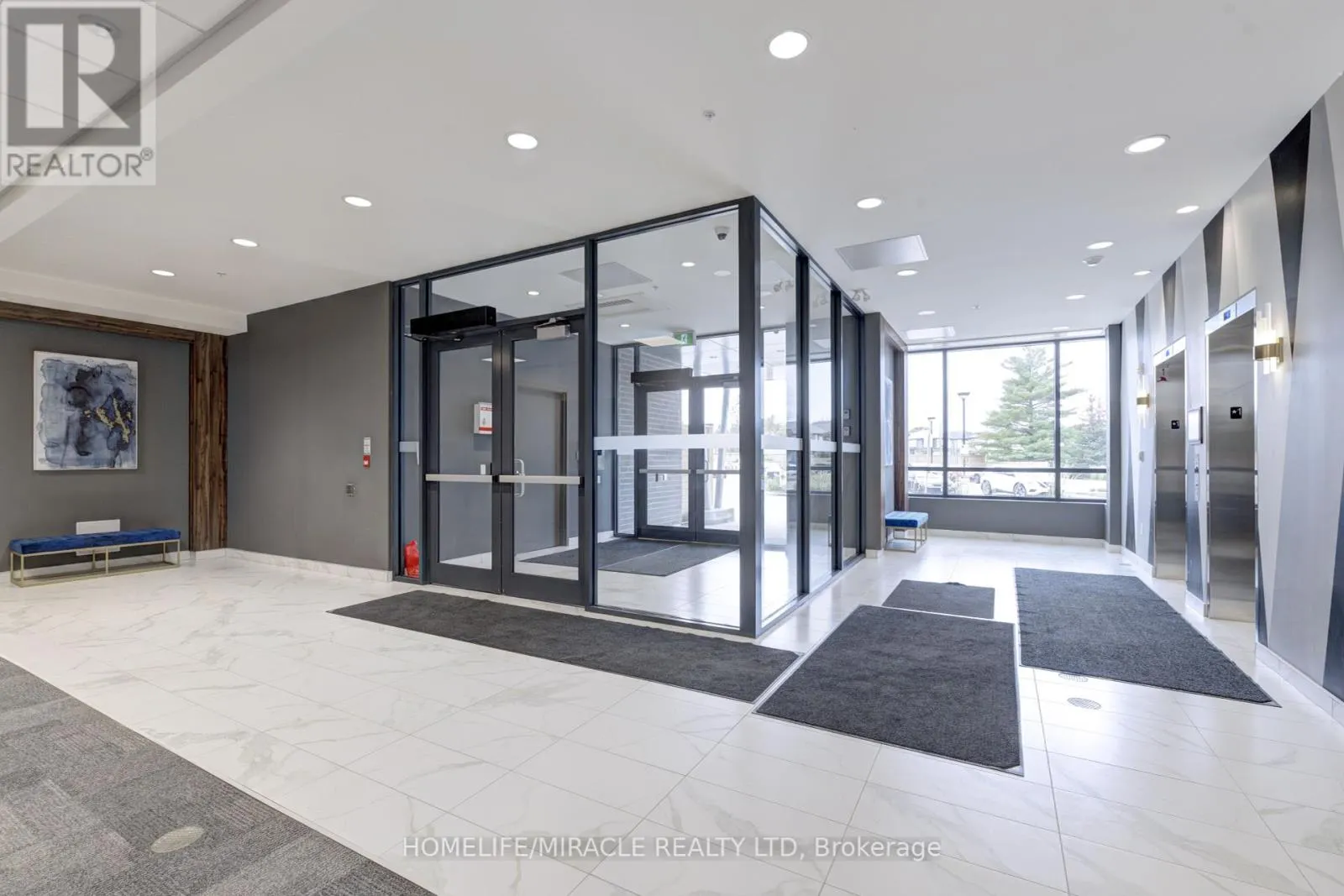 402 - 26 LOWES ROAD W