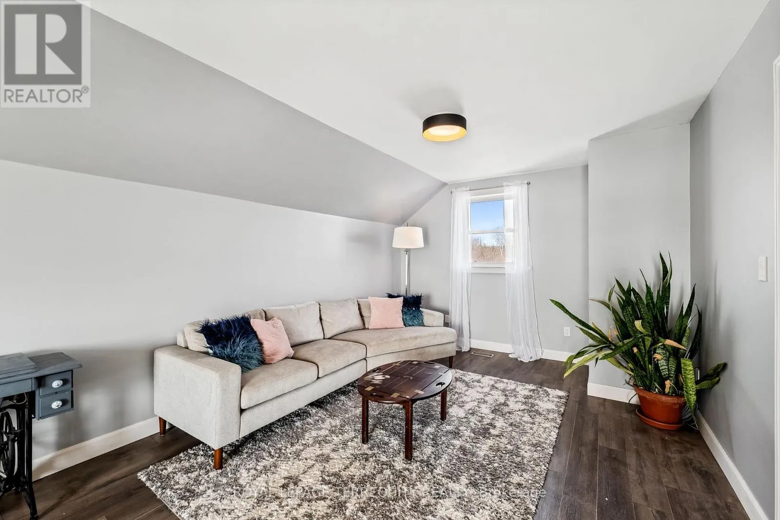 571 CATCHMORE ROAD