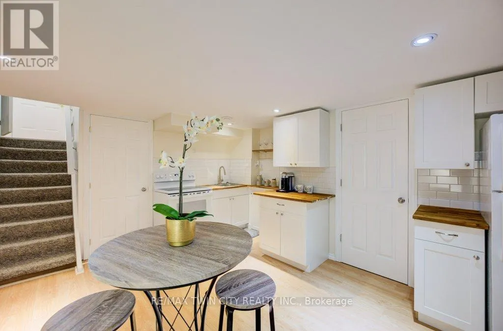18 HILLTOP DRIVE
