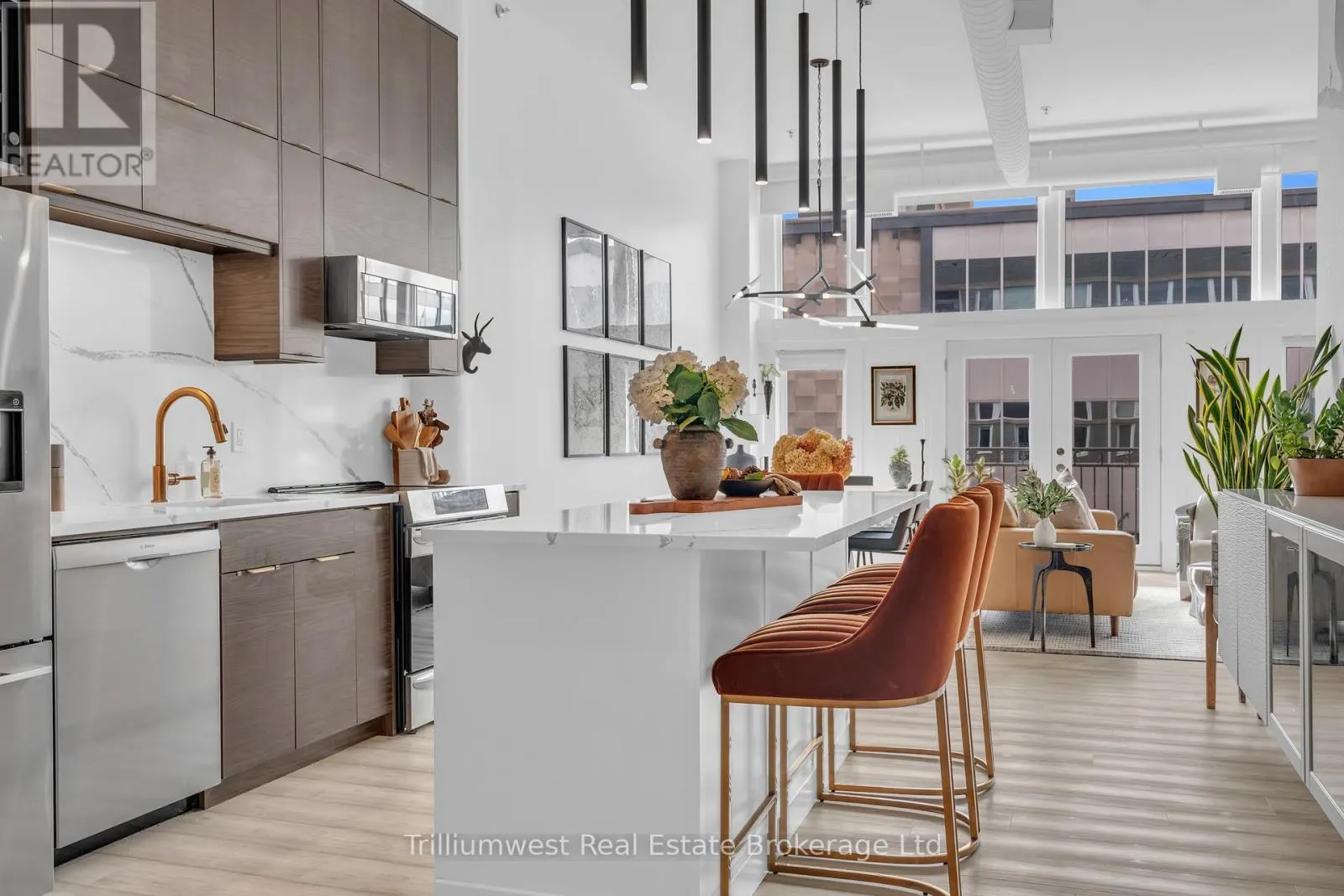 205 - 276 KING STREET W, #205