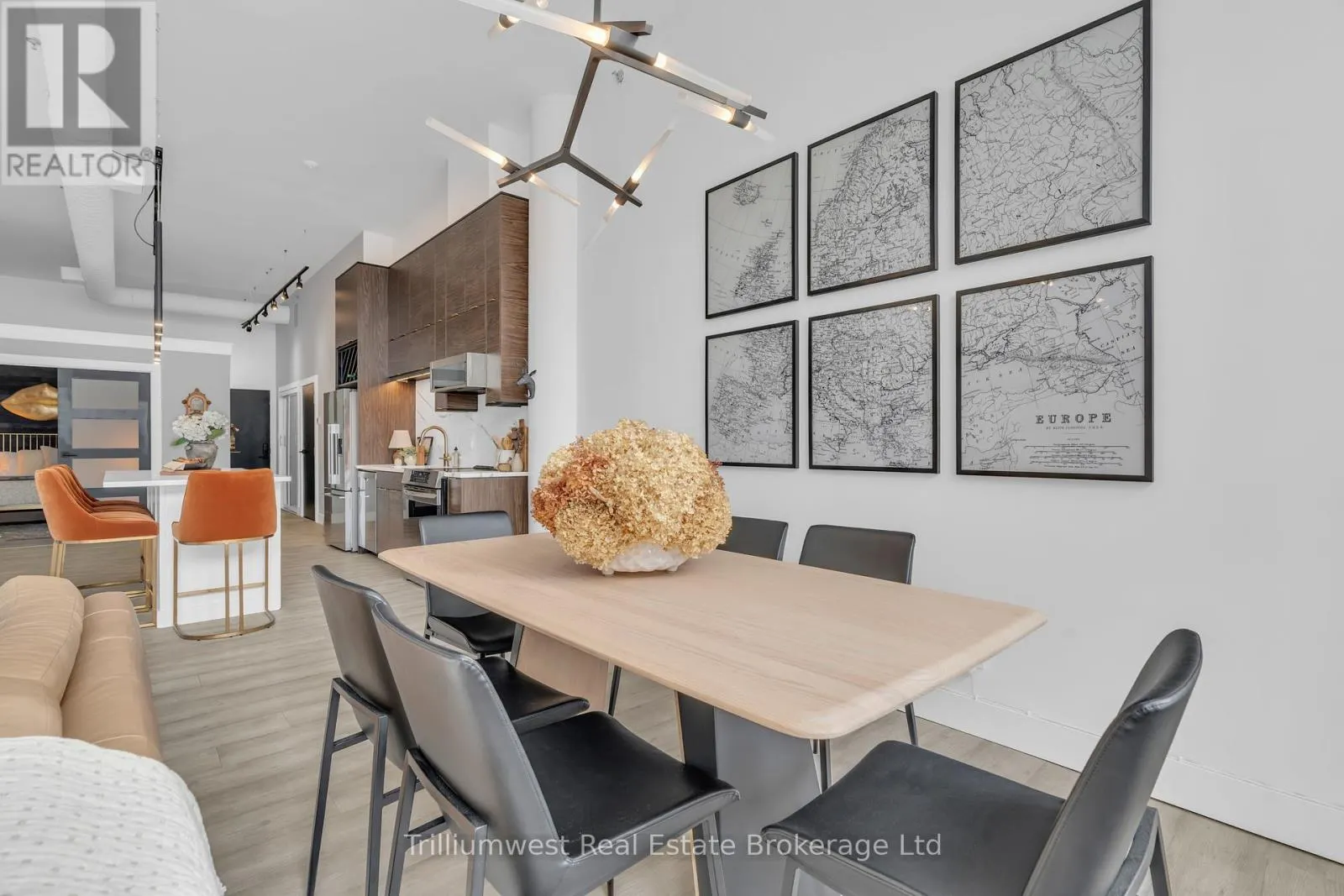 205 - 276 KING STREET W, #205