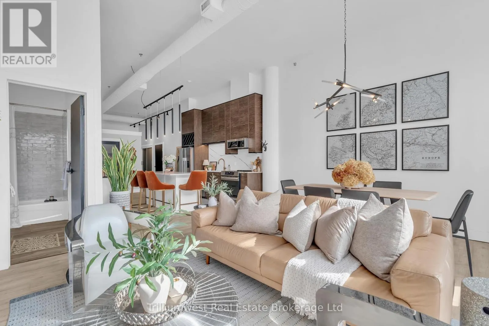 205 - 276 KING STREET W, #205