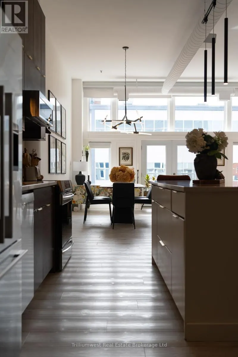 205 - 276 KING STREET W, #205