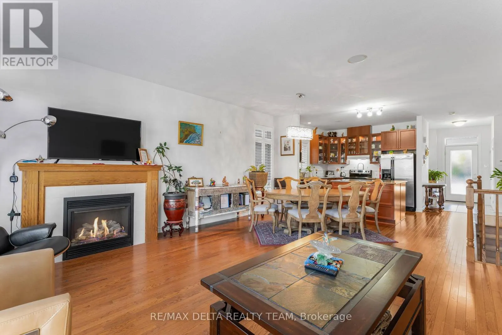 702 CABRIS CRESCENT