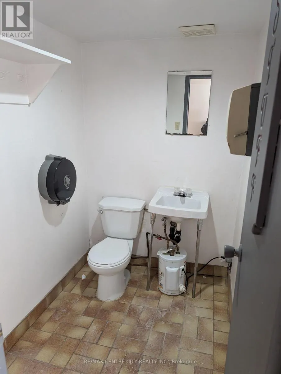 LOWER LEVEL - 1544 DUNDAS STREET