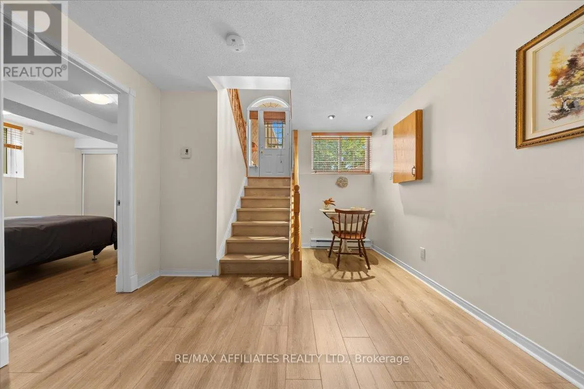 1694 TOULOUSE CRESCENT
