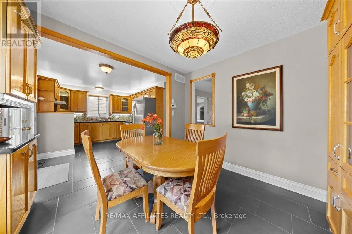 1694 TOULOUSE CRESCENT