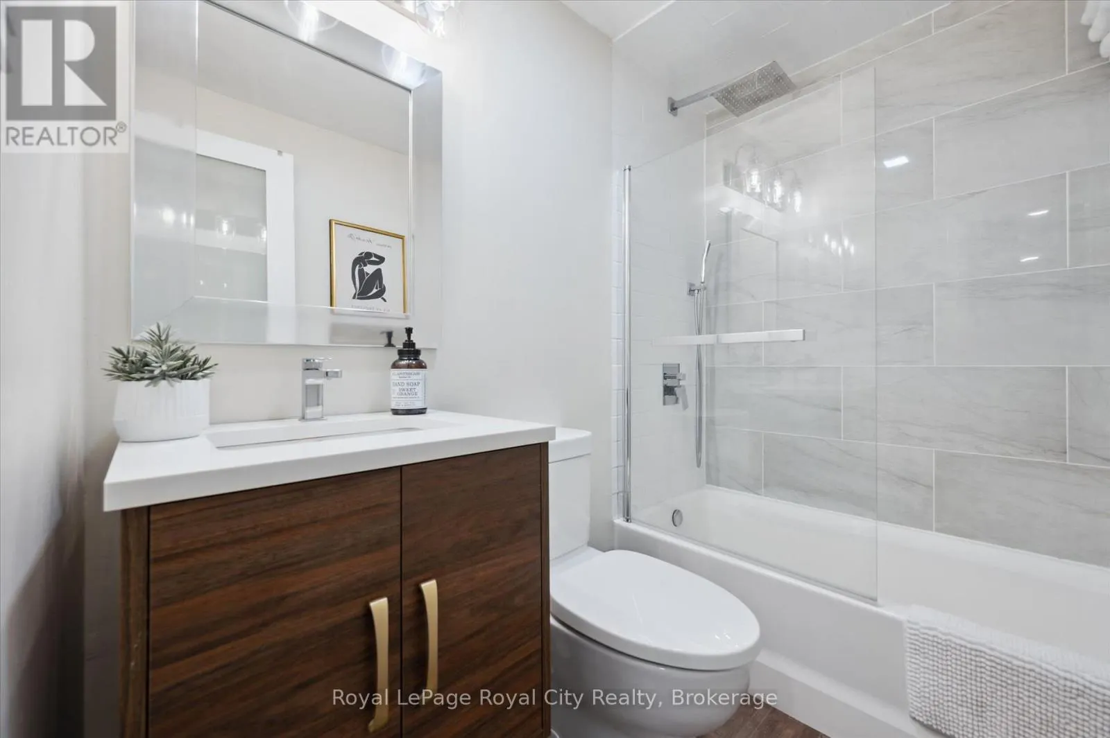 16 - 120 COUNTRY CLUB DRIVE, #16