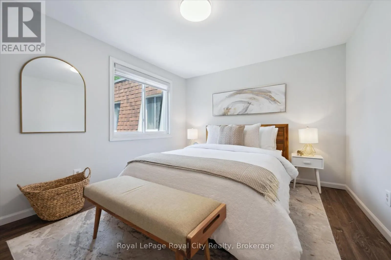 16 - 120 COUNTRY CLUB DRIVE, #16