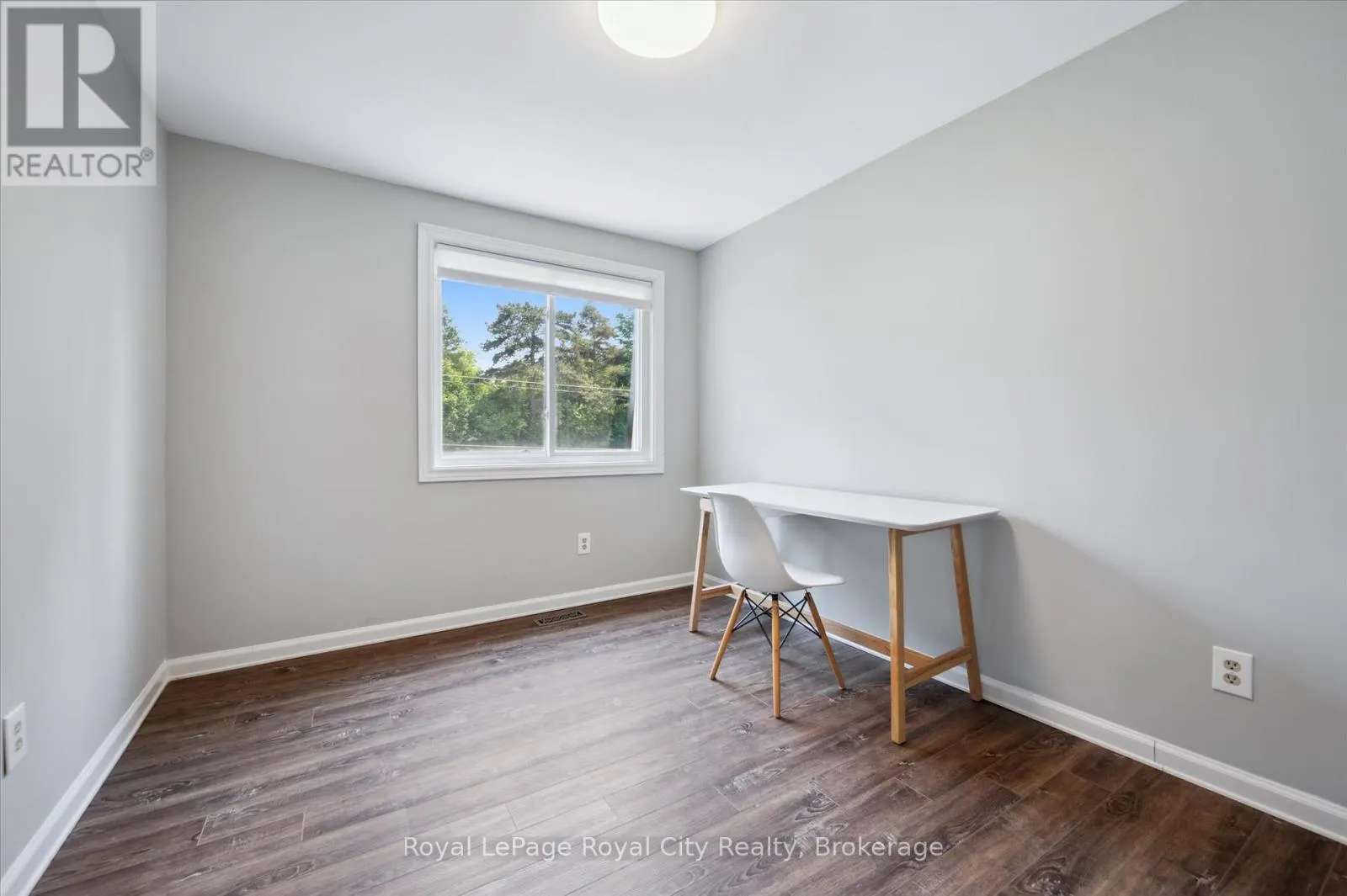 16 - 120 COUNTRY CLUB DRIVE, #16