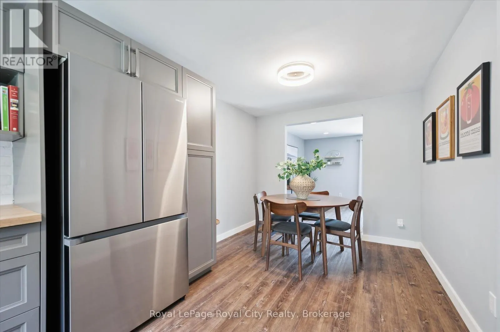 16 - 120 COUNTRY CLUB DRIVE, #16