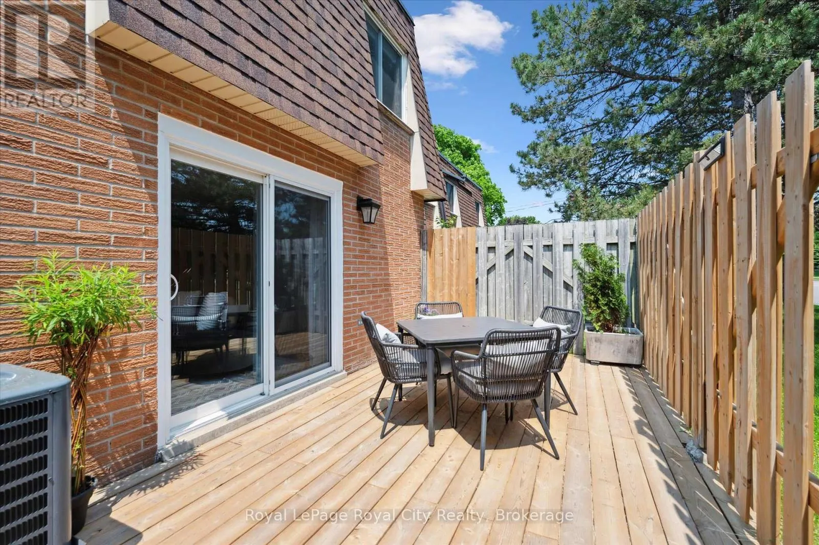 16 - 120 COUNTRY CLUB DRIVE, #16
