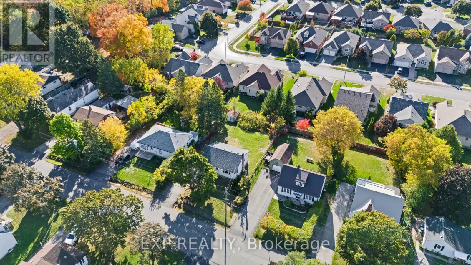 16 VALLEYVIEW CRESCENT