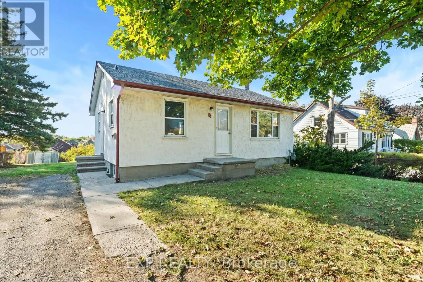 16 VALLEYVIEW CRESCENT