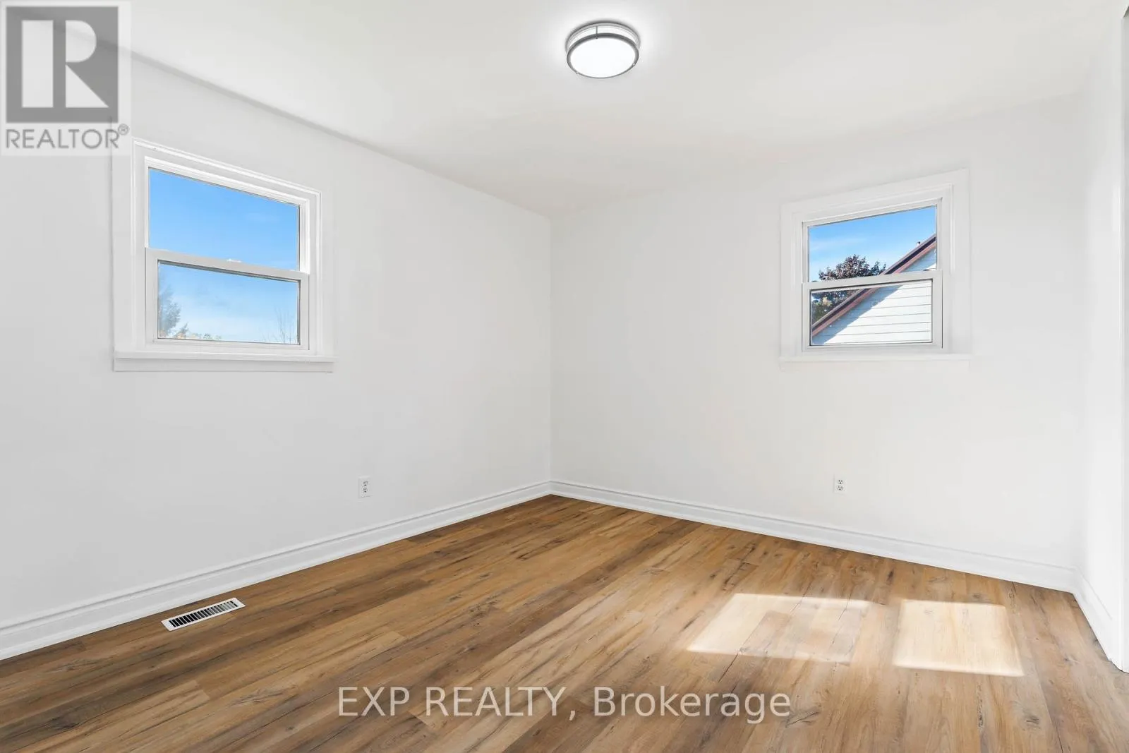 16 VALLEYVIEW CRESCENT