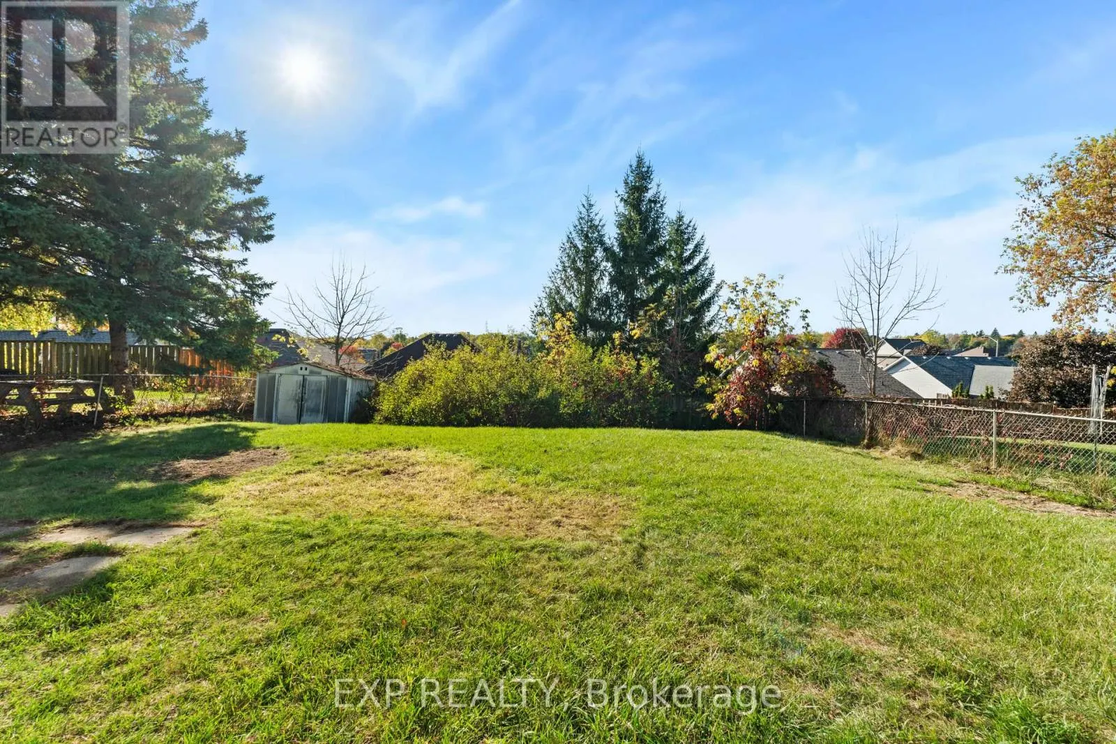 16 VALLEYVIEW CRESCENT