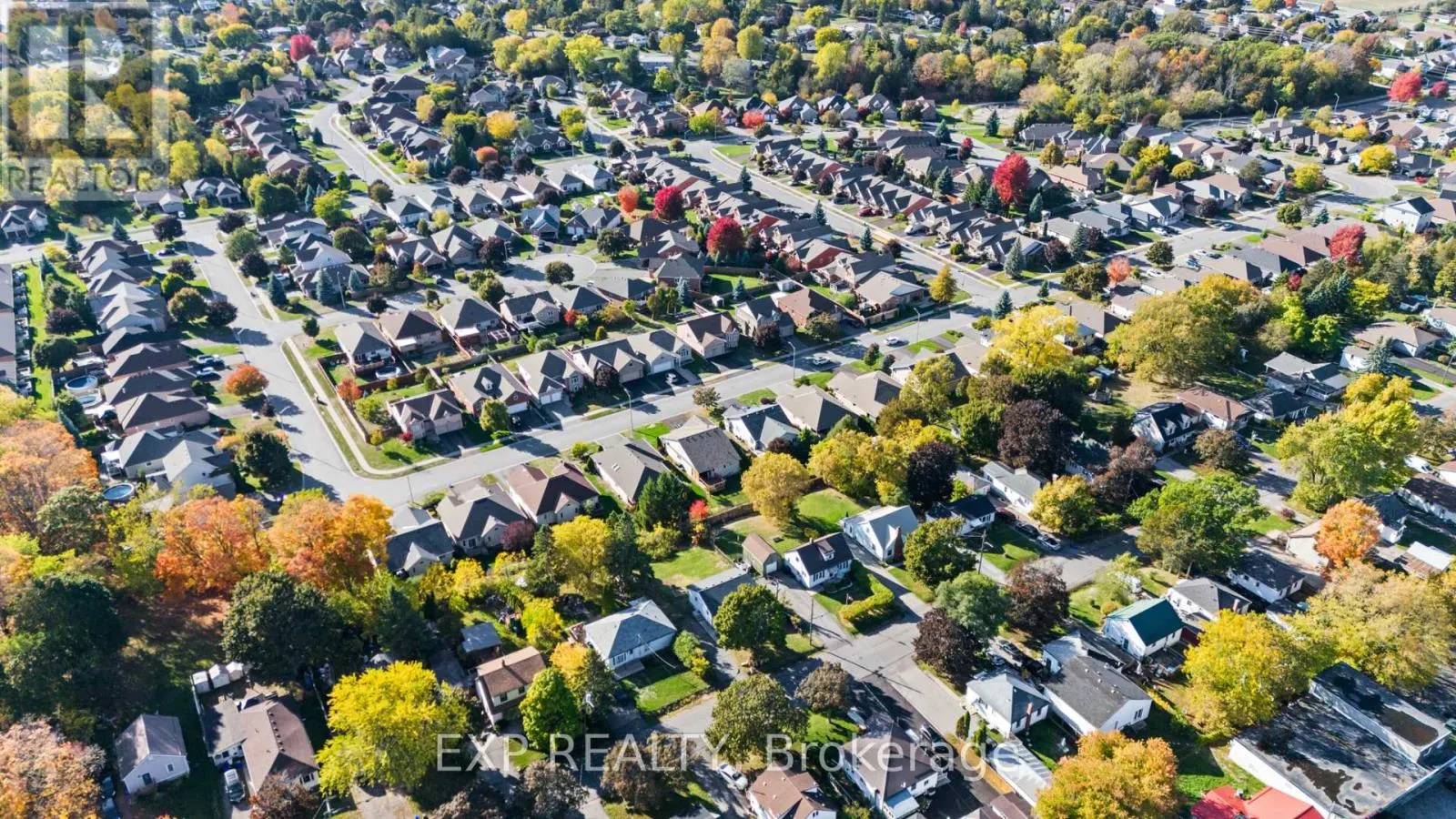16 VALLEYVIEW CRESCENT