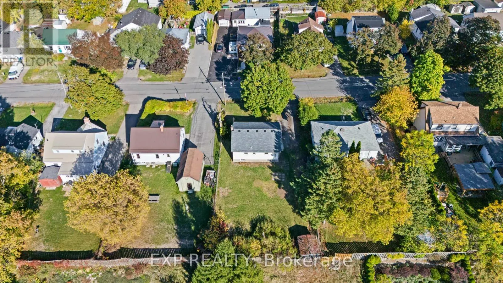 16 VALLEYVIEW CRESCENT