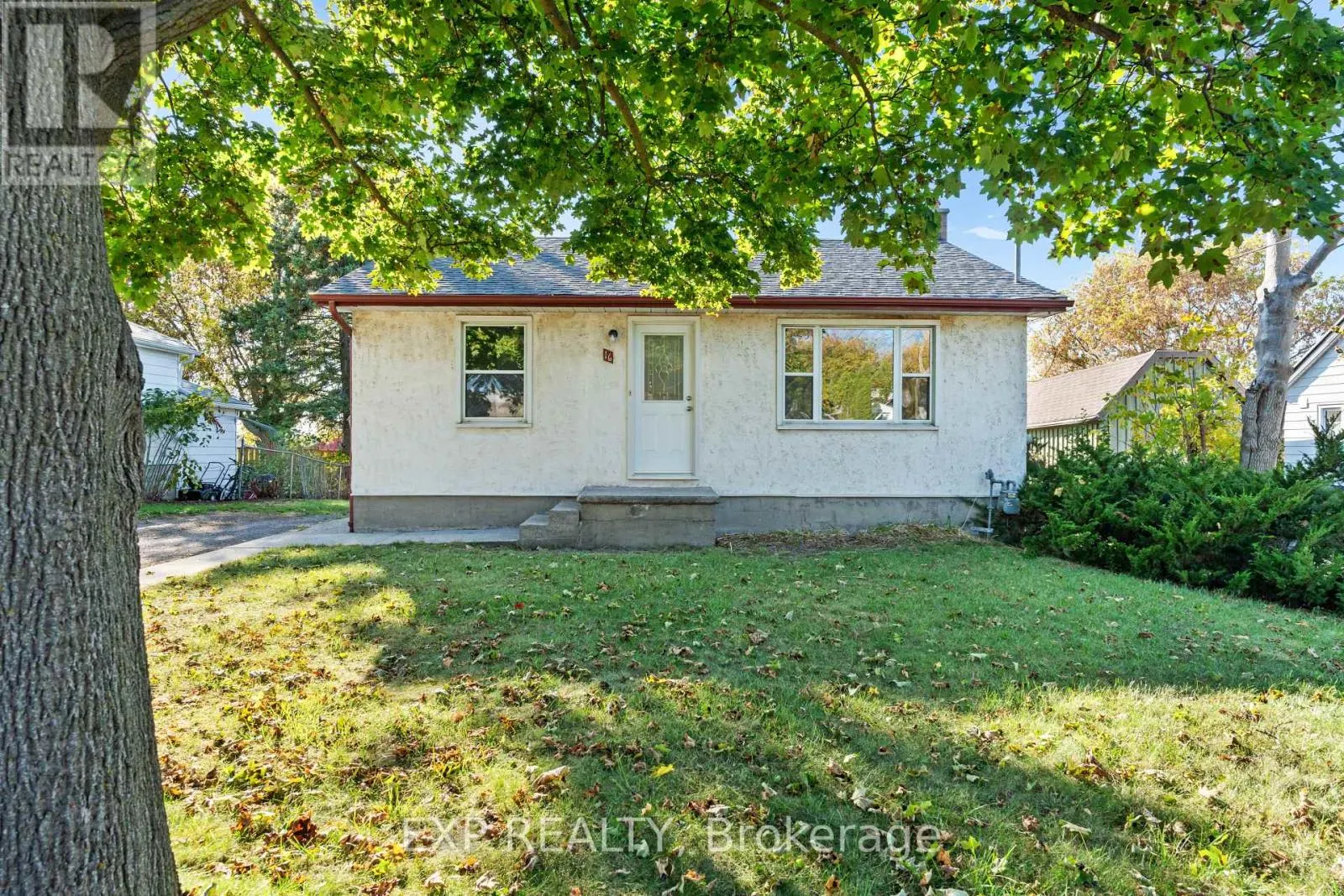 16 VALLEYVIEW CRESCENT